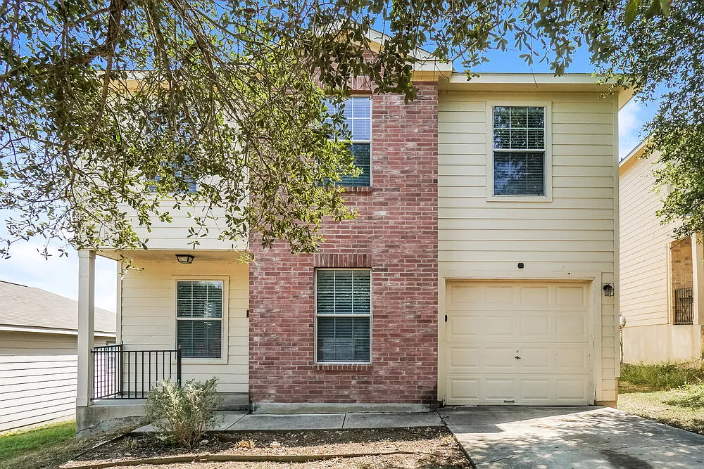 3 bed, 2.5 bath, 1553 sqft, $1,805 — Photo 1