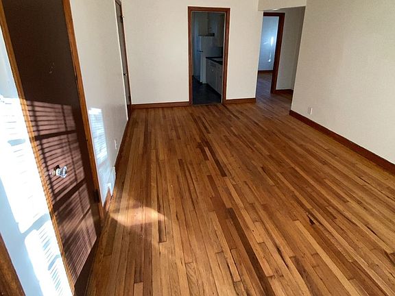 3rd image of 3910 N Sherman Blvd #4