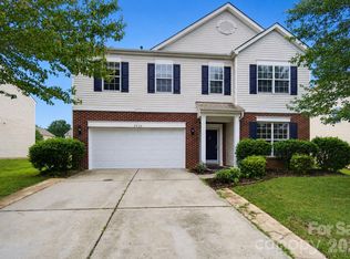 5226 Coffeeberry Ln, Charlotte, NC 28227