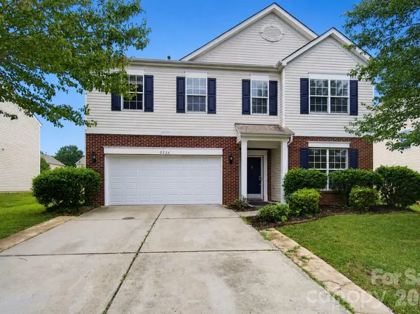 5226 Coffeeberry Ln, Charlotte, NC 28227
