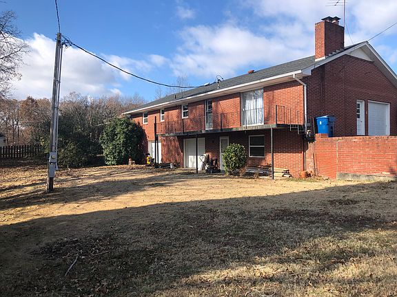 2nd image of 127 Circle Dr