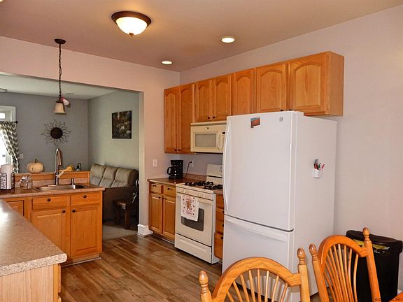 2nd image of 16 Simmons Ave