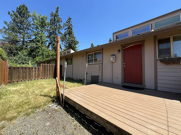 Bright and Airy Home with Stainless Steel Kitchen, Vaulted Ceilings & Washer + Dryer — Photo 46