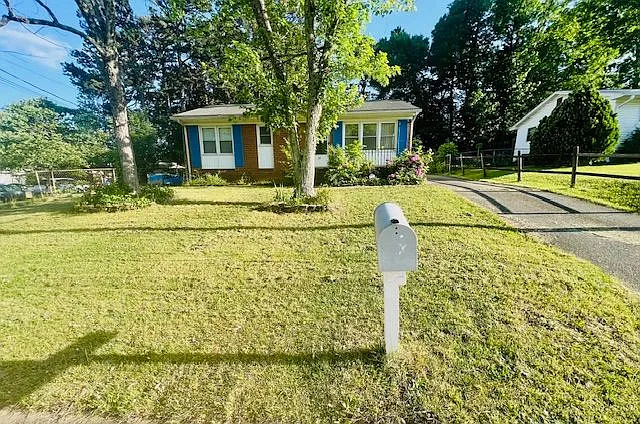 312 Lawndale Ave — Photo 1