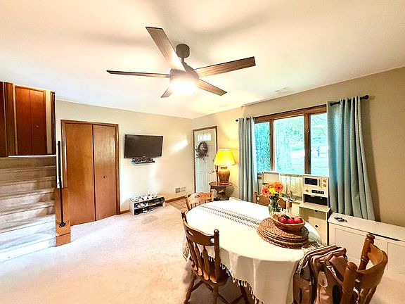 5th image of 1290 Nelson Dr