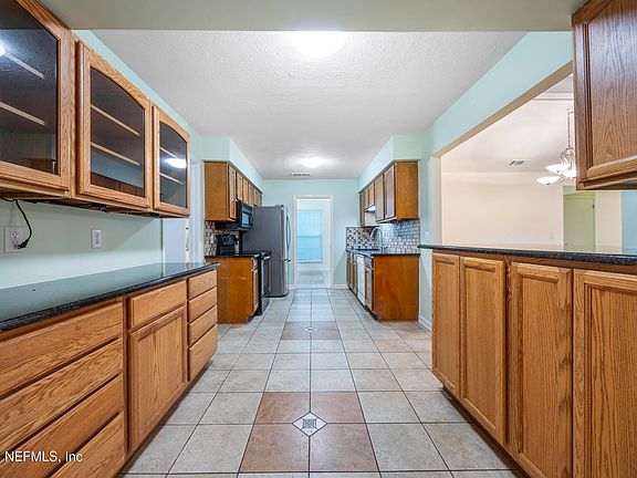 4th image of 10933 FRISCO Lane