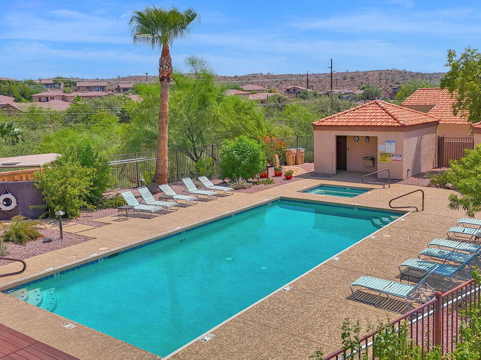 3 bed, 2.0 bath, 1323 sqft, $2,850 — Photo 3