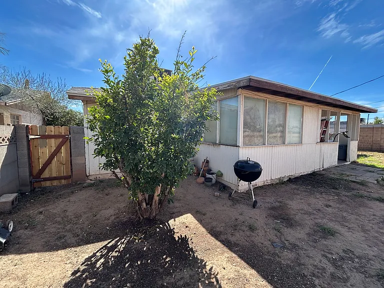 1014 W 17th Pl — Photo 19