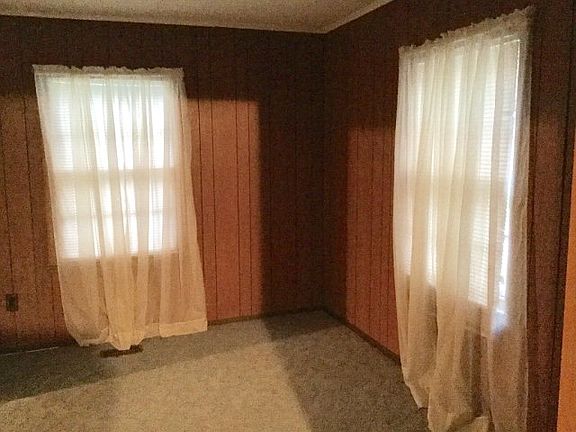 5th image of 127 Sunshine St