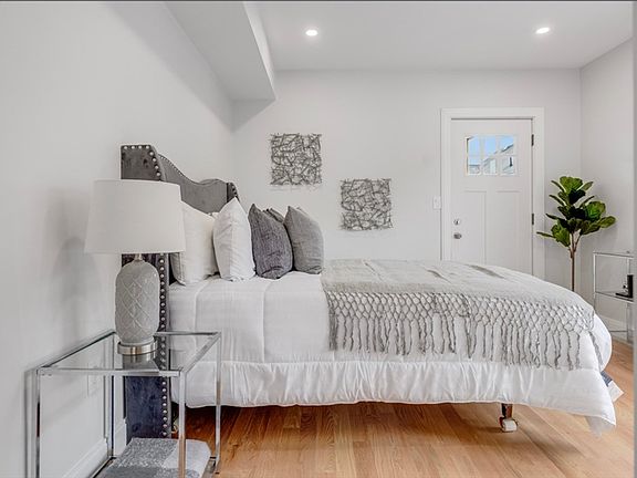 3rd image of 15 Melville Rd #15