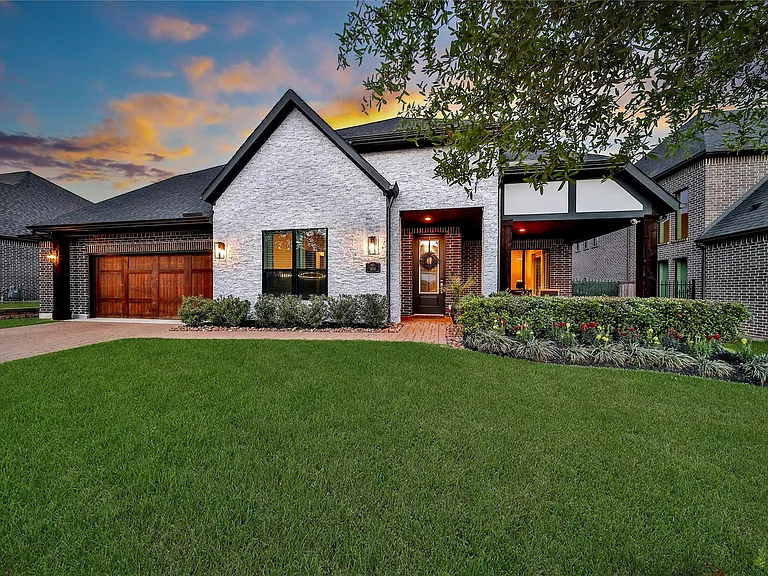 1015 Oak Briar Ln — Photo 4