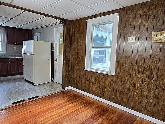 2nd image of 251 Marcella Rd