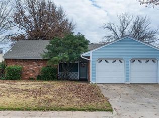 116 N Rockypoint Dr, Edmond, OK 73003