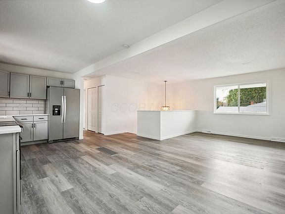 4th image of 4962 Botsford Dr