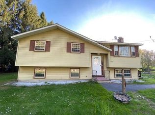 16 Shattuck St, Pepperell, MA 01463