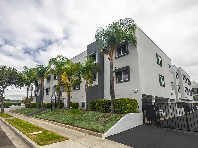 Blaine Garden Apartment Homes — Photo 6
