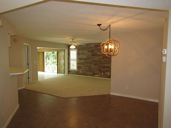 5th image of 815 Montrose Dr #104-10