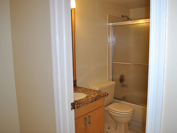 5th image of 805 Twin Lakes Dr #32-H