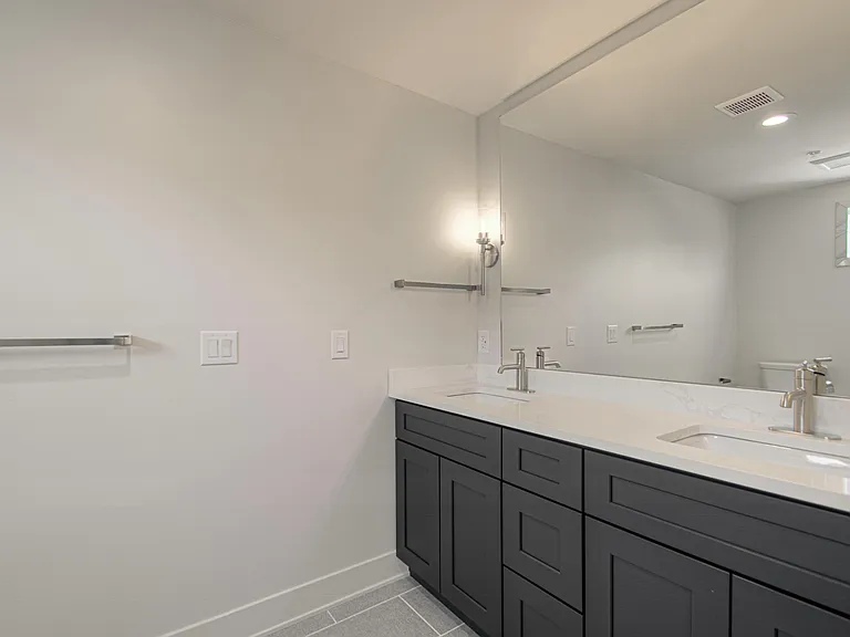 200 W Gregory Blvd #202 — Photo 13