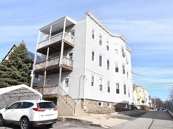 4th image of 121 Cottage St