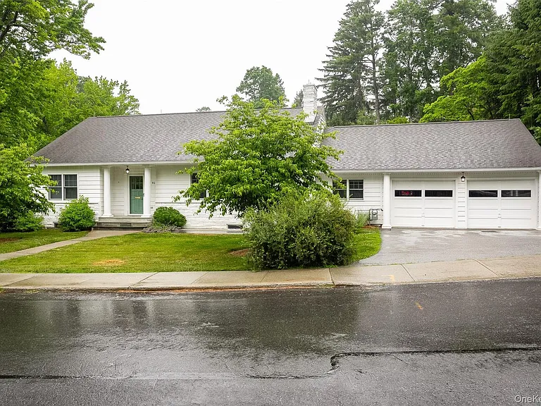 46 Barnard Ave — Photo 1