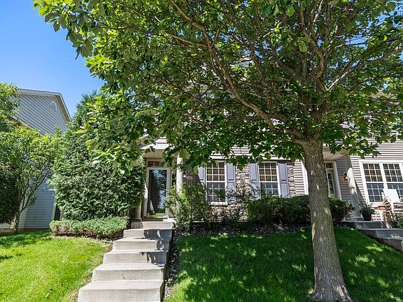 3rd image of 1068 Hillvale Ave N