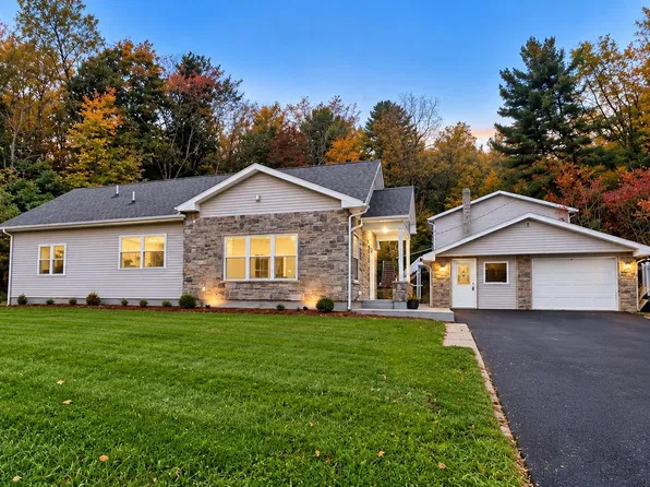601 Fireline Rd, Palmerton, PA 18071