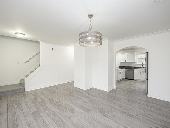 3rd image of 272 Finley Hill Ct