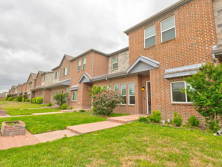 6043 Rivendell Dr — Photo 4