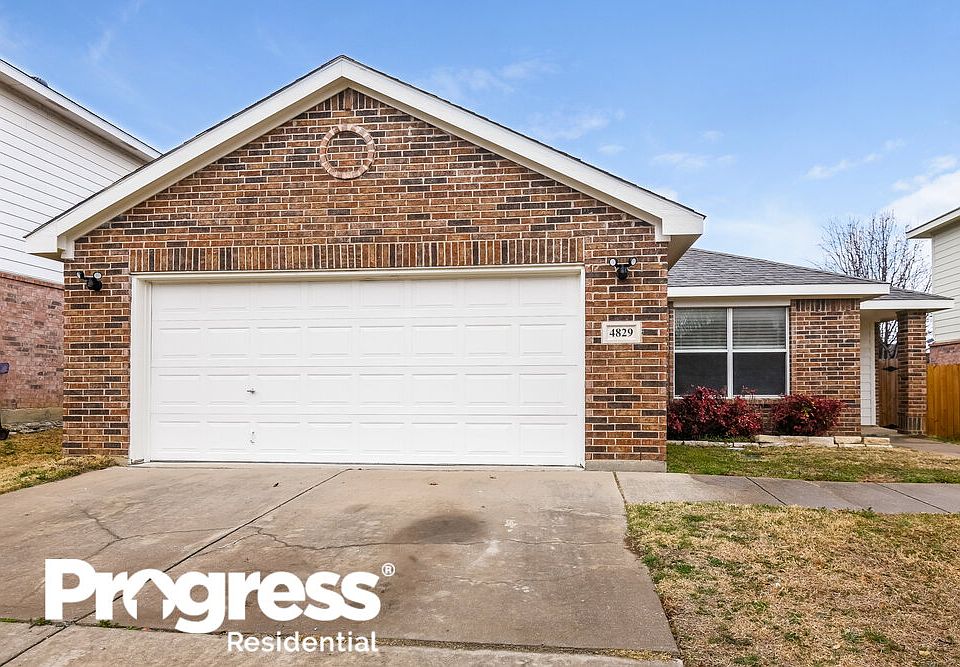 1st image of 4829 Trail Hollow Dr