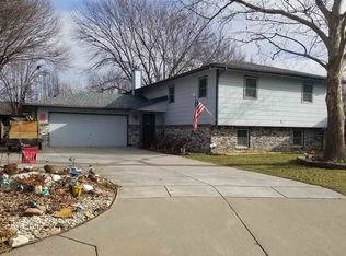 2114 N Prescott Cir, Wichita, KS 67212