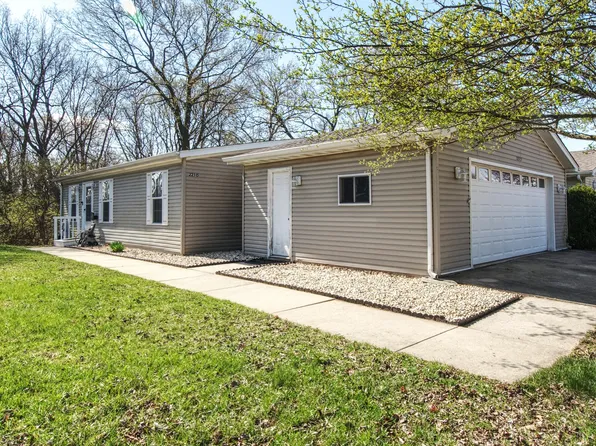 22515 S Woodside Dr, Channahon, IL 60410