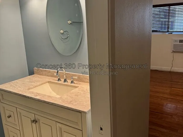 1604 E 2nd St #1H — Photo 33