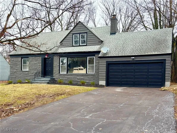 2373 N Taylor Rd, Cleveland Heights, OH 44112