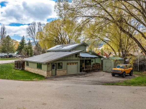 2555 Honeysuckle Ln, Steamboat Springs, CO 80487