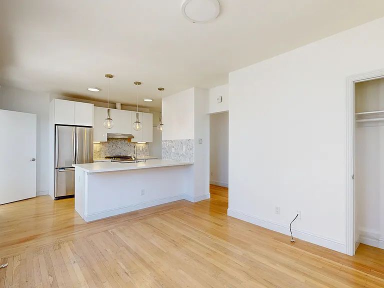1637 Sacramento St #15 — Photo 2