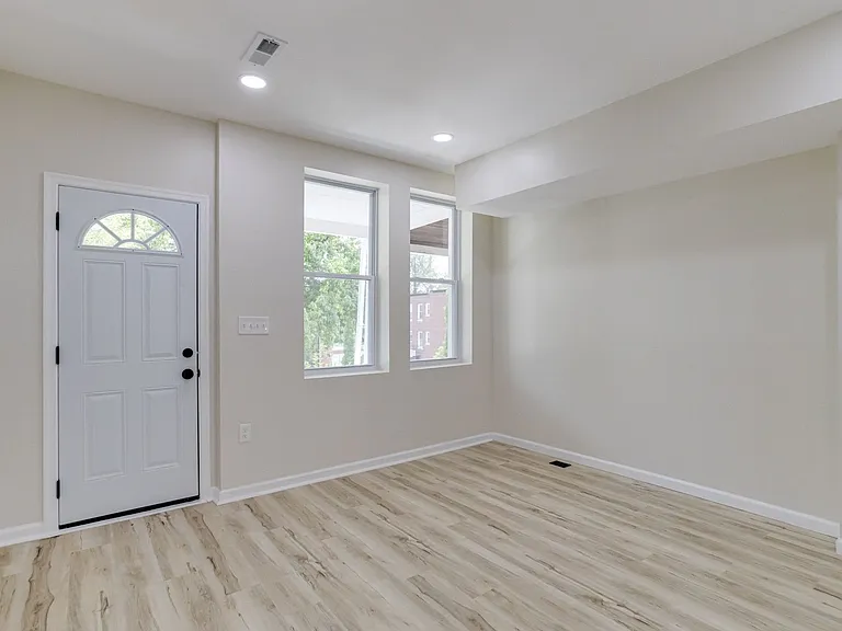 2702 Beryl Ave — Photo 4