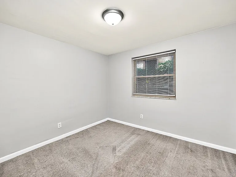 3336 Jefferson Ave #14 — Photo 12