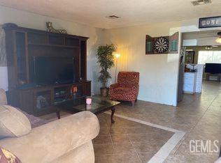 413 Poinsetta St, Bakersfield, CA 93307