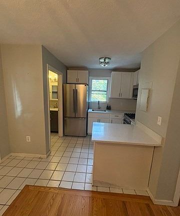 5th image of 131 N Main St APT 5