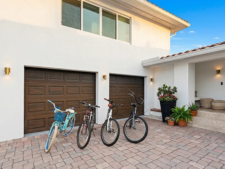 1217 Seabreeze Blvd — Photo 44