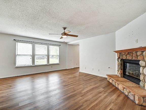 4th image of 6883 W Burlington Dr