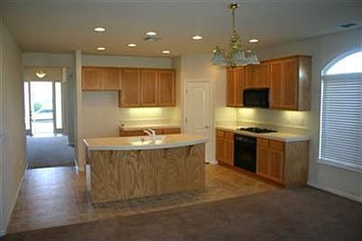 5th image of 2207 Babcock Ln