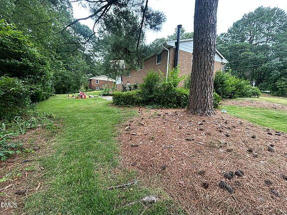 5th image of 3401 Victor Pl