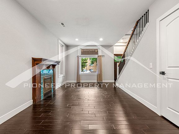 4th image of 1613 E 22nd Ave