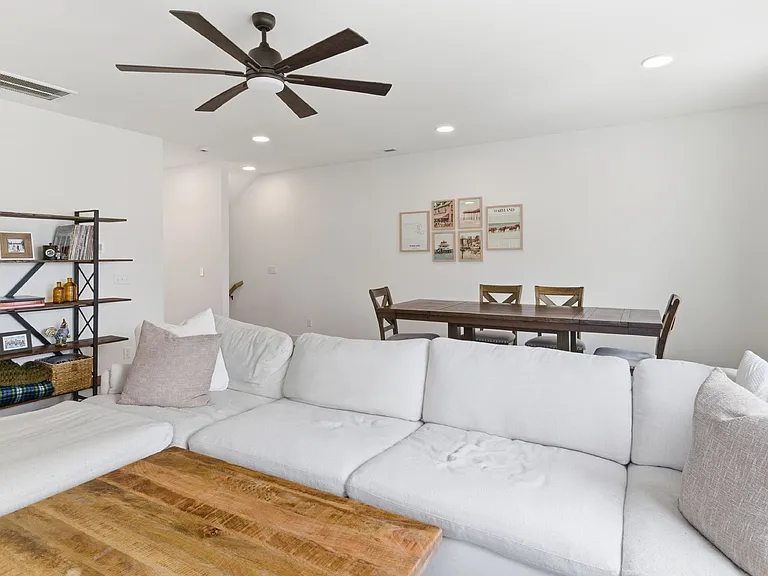 700 N Dupont Ave #311 — Photo 11