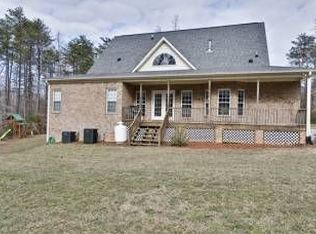 8319 Maloe Ct, Oak Ridge, NC 27310