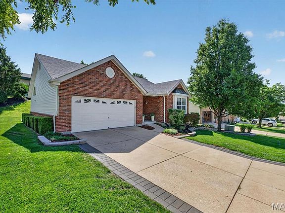 3rd image of 918 Claybend Dr