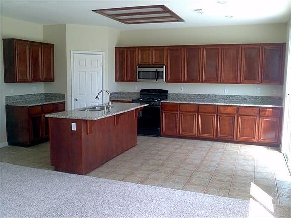 3rd image of 1226 Empire Ave