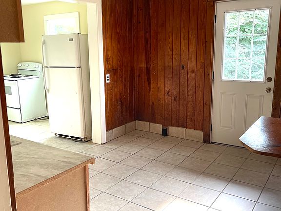 2nd image of 211 Edgemont Dr